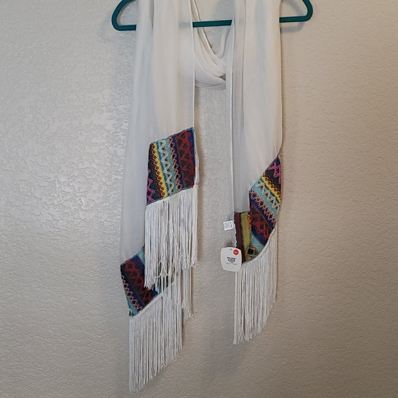 Embroidered Havana Fringe Scraf Schawl Wrap - Picture 3 of 6